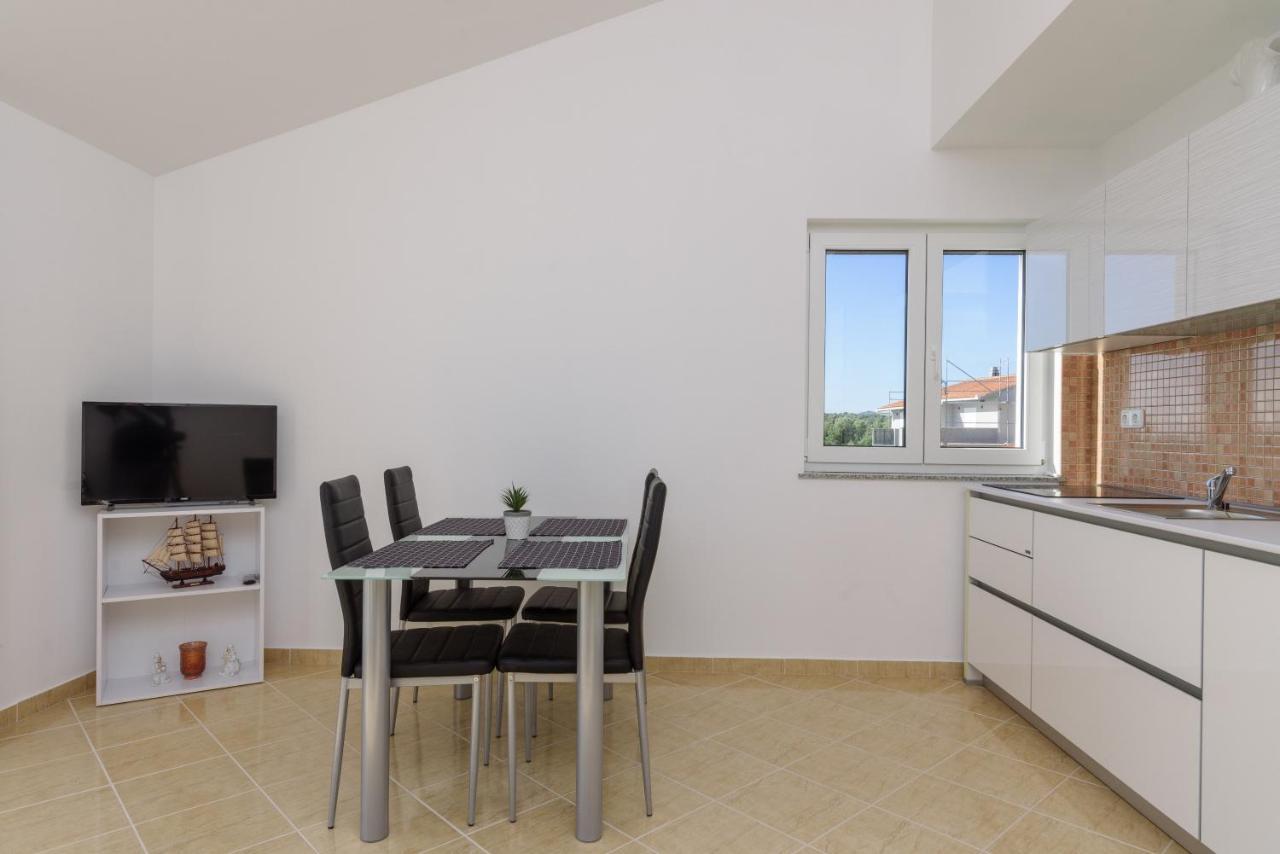Apartmani Emil トロギール エクステリア 写真